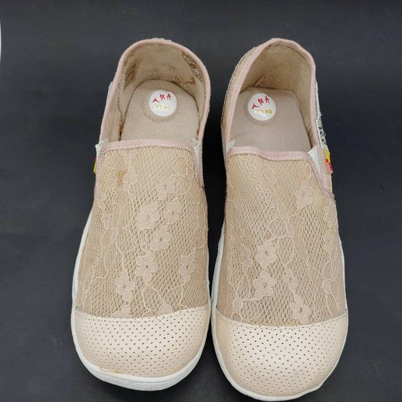 TMA Eyes Womens Ballet Flats Shoes Beige Floral Lace Leather Slip On EUR 41 - Picture 4 of 10